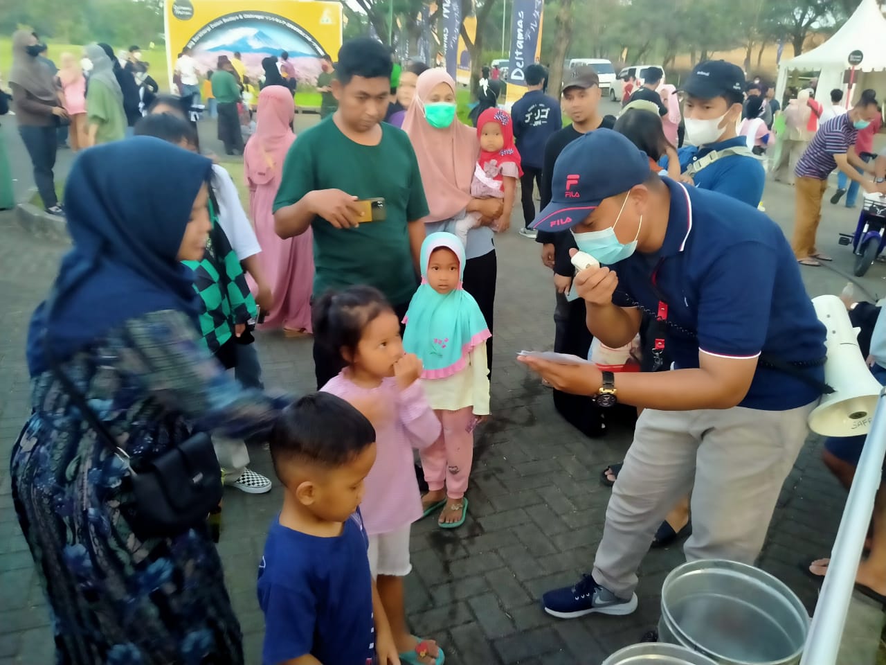 Pembagian Buku cerita bergambar Ehon, Dongeng anak dan Edukasi pemilahan sampah